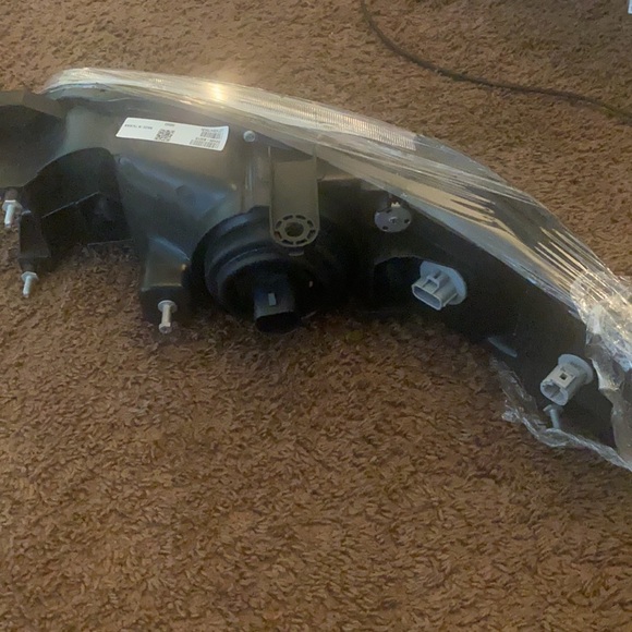 Headlights for a nissan altima 2000-2001 - Picture 2 of 6